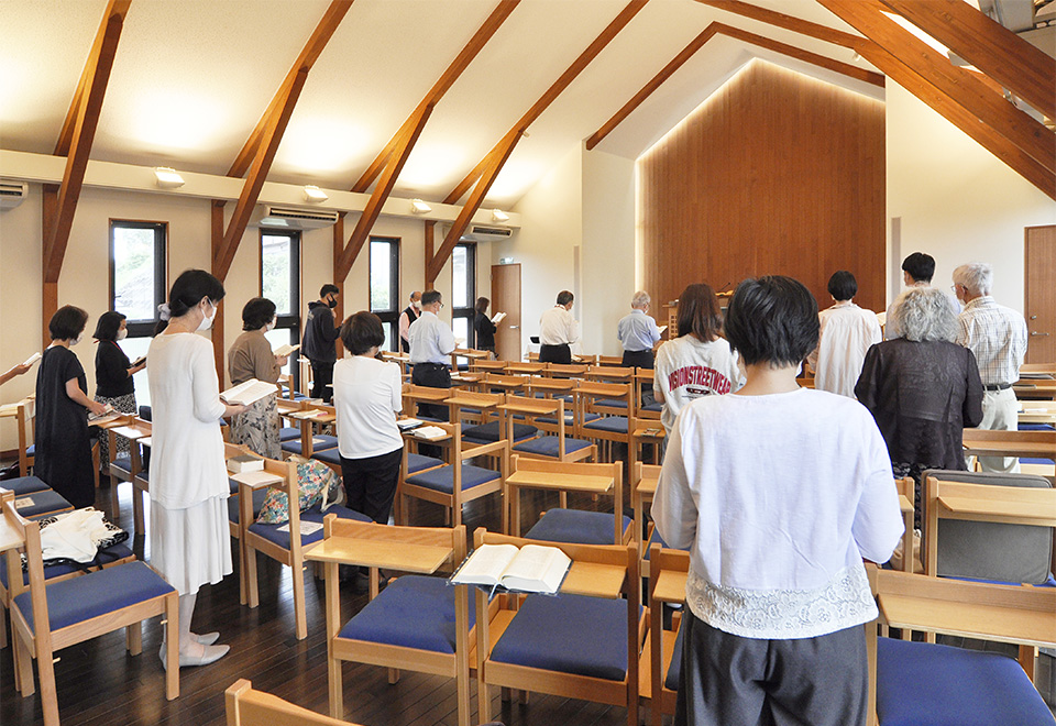 青葉台教会の日曜礼拝の光景