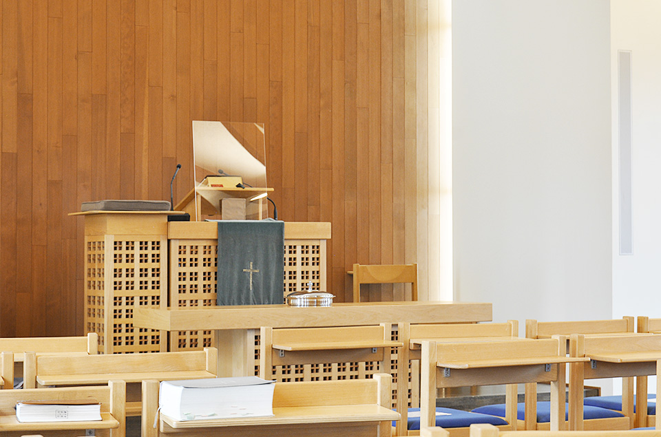 日本キリスト改革派 青葉台キリスト教会の講壇
