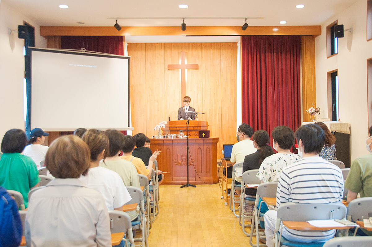 日本キリスト改革派 光が丘キリスト教会の礼拝堂。