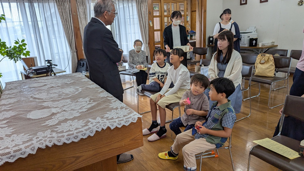 ひたちなか教会さんの この一枚「礼拝後の教会学校（こどものれいはい）」