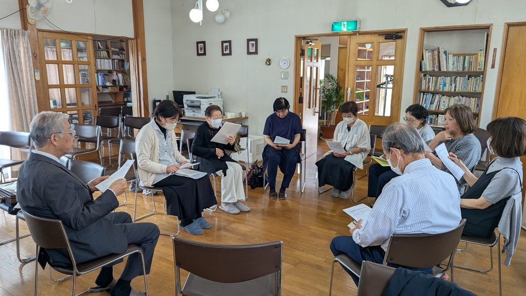 ひたちなか教会さんの この一枚「毎週第一日曜日の礼拝後、学び会（ウェストミンスタ－信仰問答）」