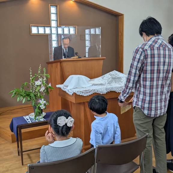 加入式と幼児洗礼式が持たれました。