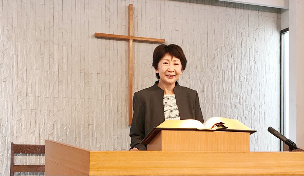 木村恭子牧師の礼拝風景