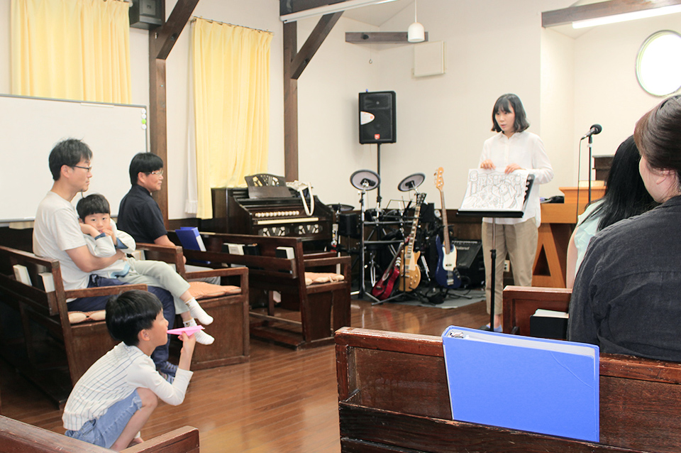 小倉教会の教会学校で聖書について学んでいます。