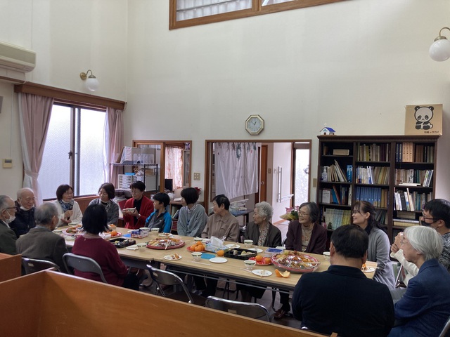 りんごさんの この一枚「クリスマス礼拝後祝会」