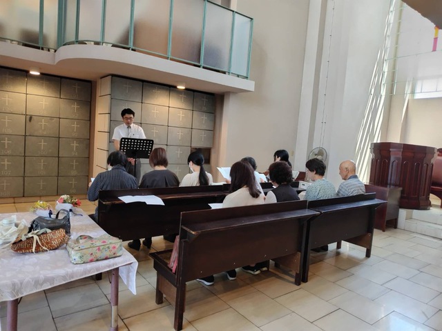 りんごさんの この一枚「5/18 召天者記念礼拝・墓前礼拝②」