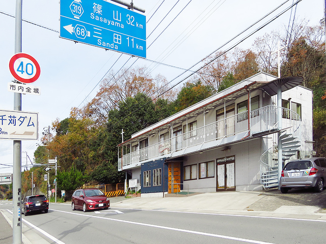 モリーさんの この一枚「西谷教会の外観です。通り沿いに位置しています。」