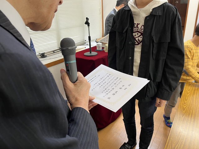 古口さんの この一枚「4月最初の日曜日は、礼拝直後に教会学校の進級式を行います。教会学校で学ぶ幼児、児童や生徒が次の学年へ進むことを祝う行事です。守ってくださった神様に感謝し、子どもたちが進級した喜びを感じ、新しい学年に期待を持てるよう願います。毎年、教会学校の教師たちの愛情を感じます。」