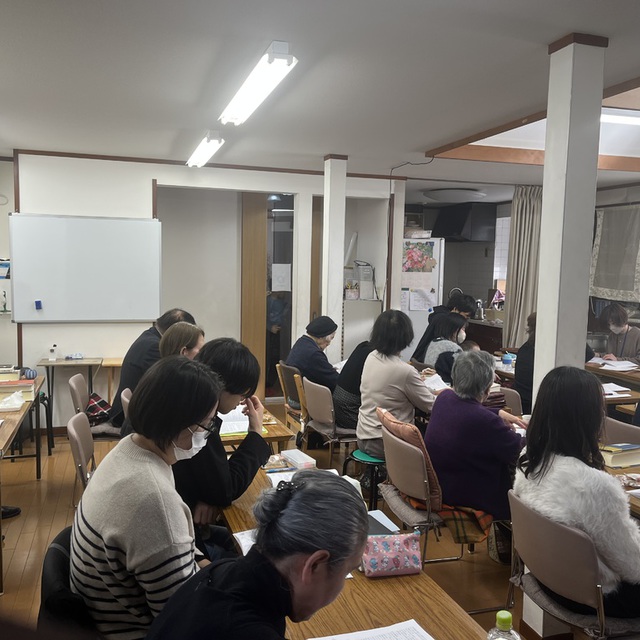 本日は礼拝ののち、午後から年1回開催される定期会員総会でした。昨年1年間の神様の恵みを感謝し、希望をもって2026年を歩んでいます。