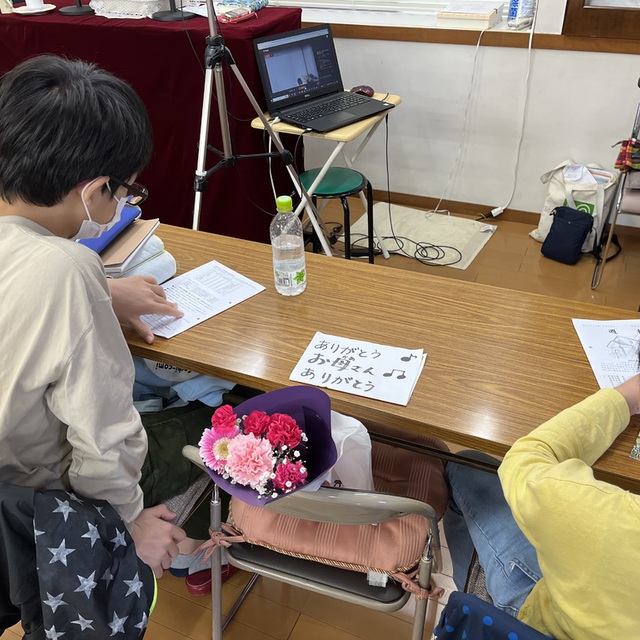 本日は母の日！
礼拝前の風景です。