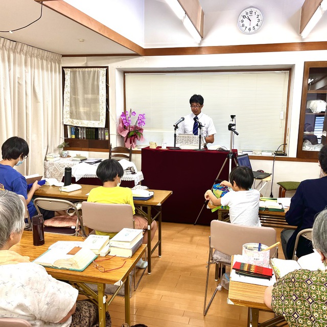 8月の1カ月間、神戸改革派神学校より、夏期伝道ご奉仕で3年生の服部宣夫神学生が岡山の地にお越しくださっています。ともに成長する夏となりますように。
