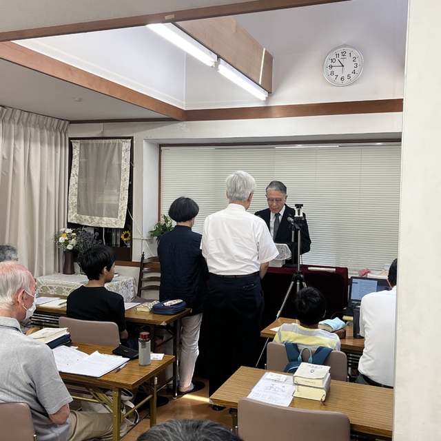 今日は礼拝の中で、転入式というのがありました。来週もあります。主にある家族が増えてうれしいです。
