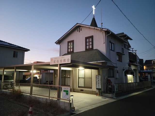 sho1さんの この一枚「十字架にLED照明をつけました。」