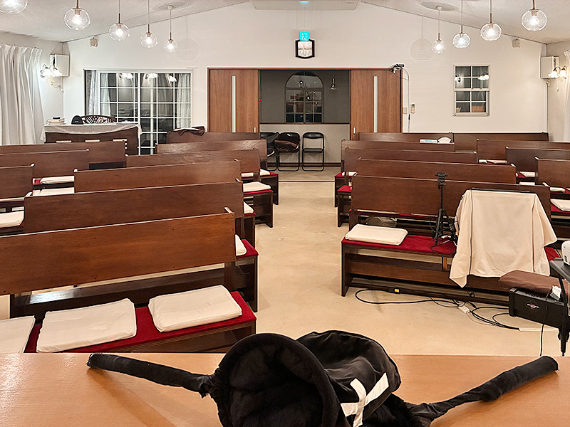 主日礼拝（日曜礼拝）は朝10時30分から