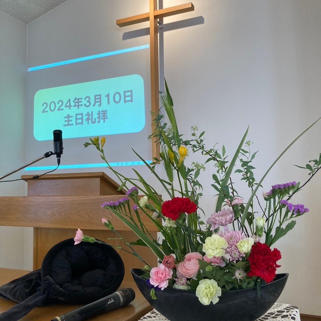 講壇のお花です。