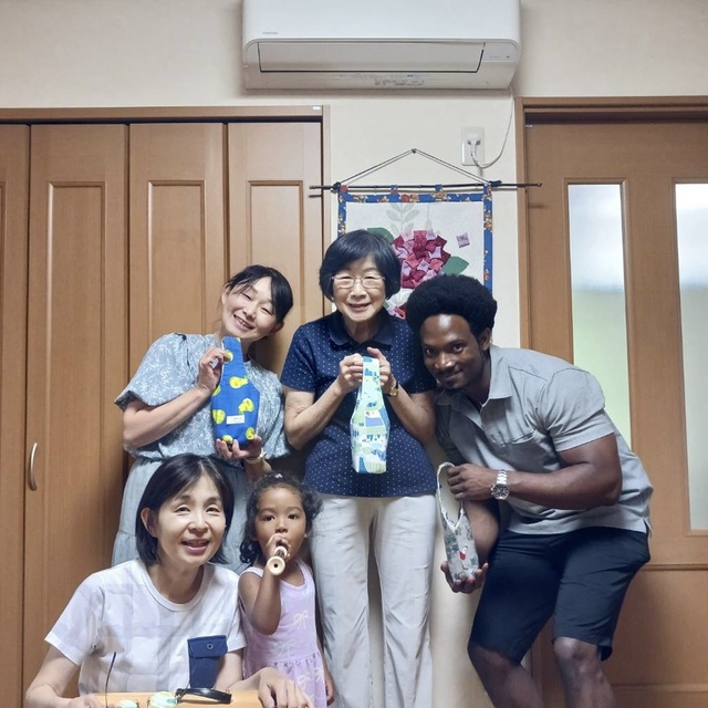 第8回手芸を楽しむ会を行いました♪
暑い中来てくださり、ありがとうございました。ペットボトルケースを楽しく作ることができました。