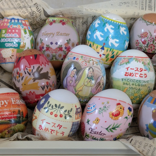 4/5は、イ―スター礼拝でした。かわいいゆで卵がくばられました。イエス様の復活の命の象徴として…。