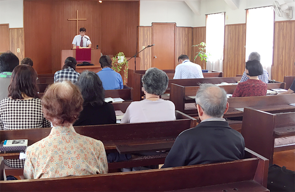 日本キリスト改革派 千間台教会教会の日曜礼拝の様子