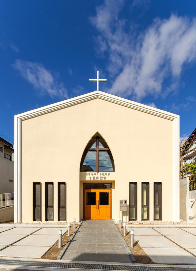 野村昇さんの この一枚「2020年1月に完成した教会堂の正面からの１枚です。」