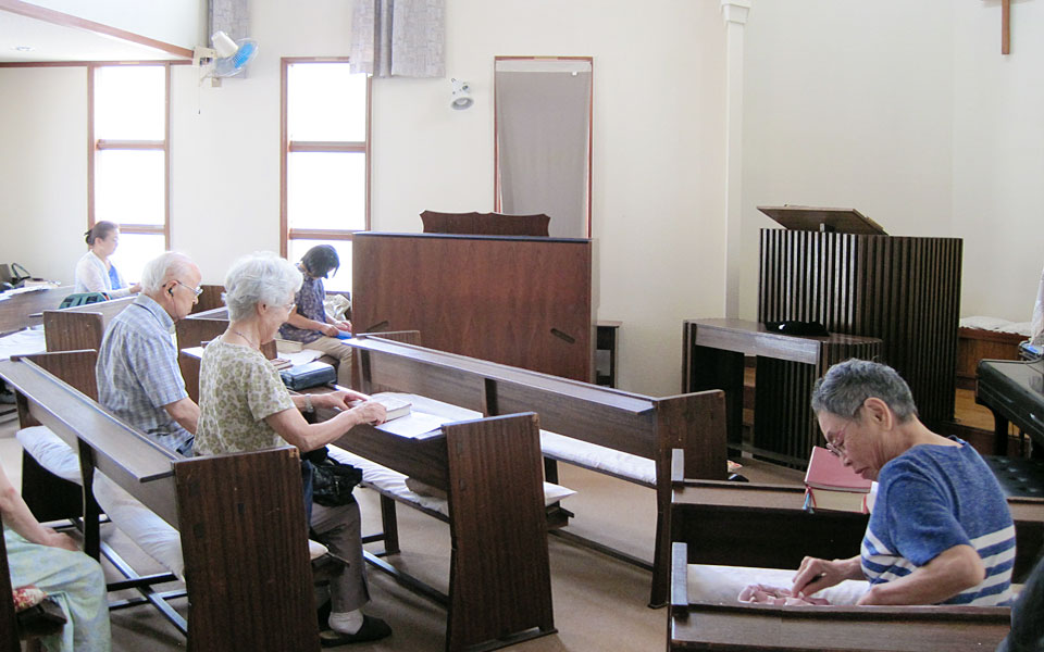 日本キリスト改革派 草加松原教会の日曜礼拝の様子