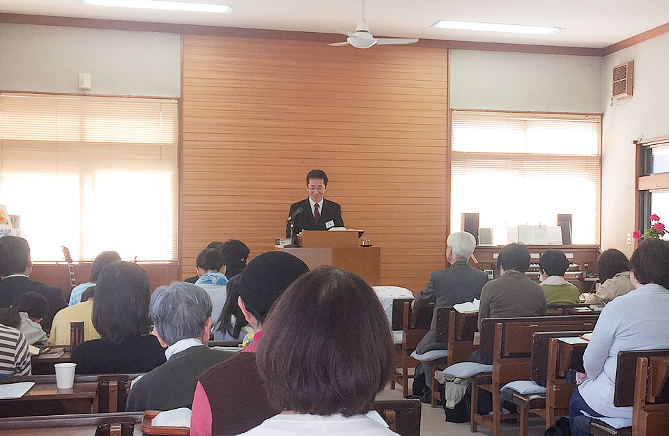 日本キリスト改革派 宝塚教会の日曜礼拝の様子