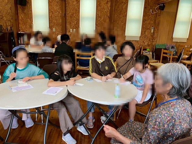 ゆーきさんの この一枚「2025年　日曜学校サマースクール<br>教会の大先輩から戦争のお話を伺いました。」