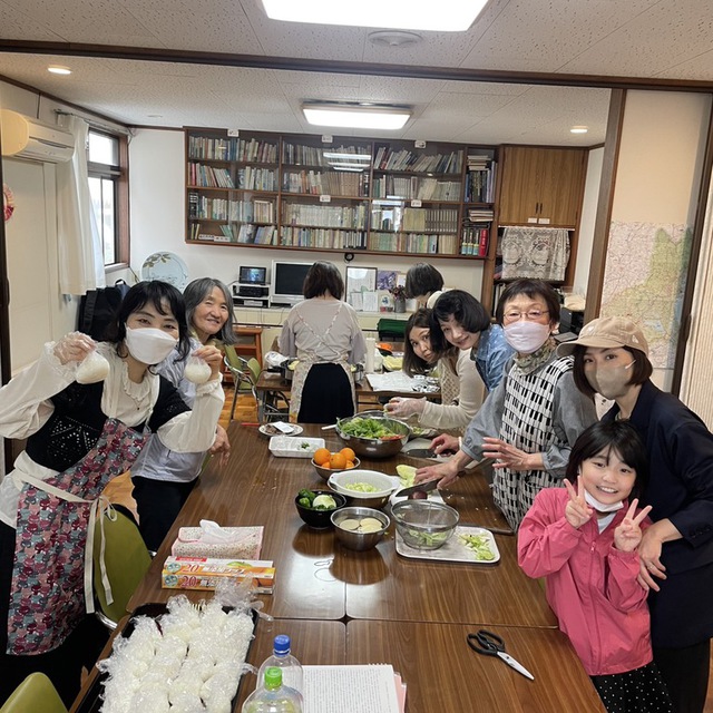 5月4日の礼拝の後、教会の庭でみんなでバーベキューをしました！