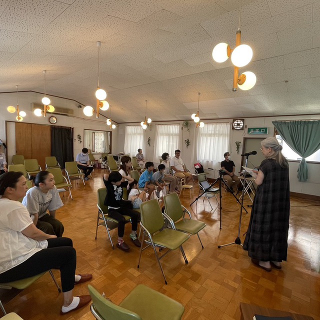 ７月３０日(日)の子どもの会。聖書のお話と賛美、紙粘土工作など、みんなで楽しいひと時を過ごしました。