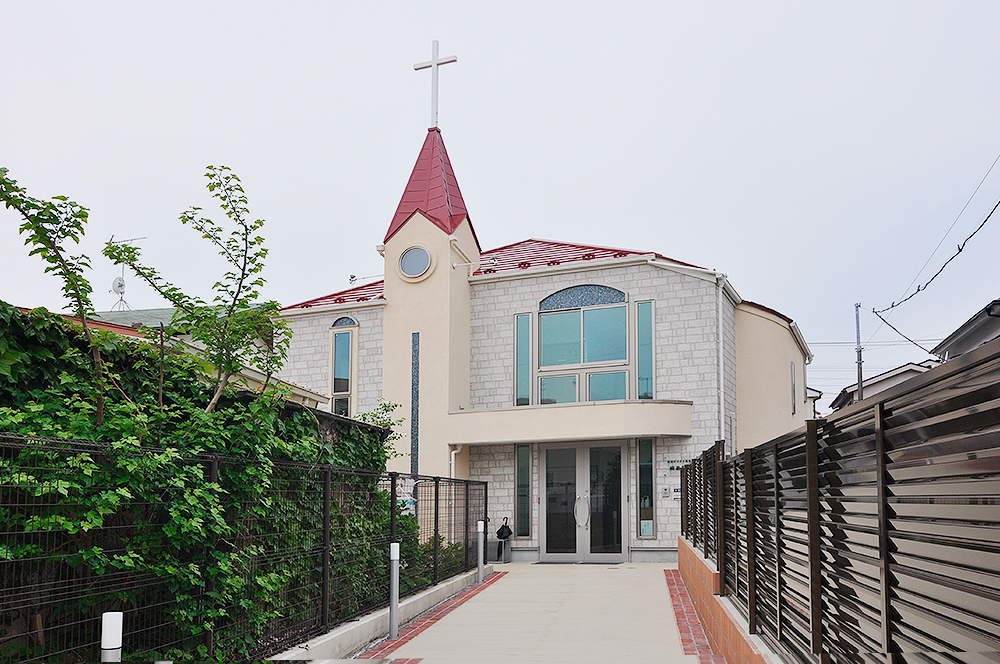 日本キリスト改革派 綱島教会の正面玄関