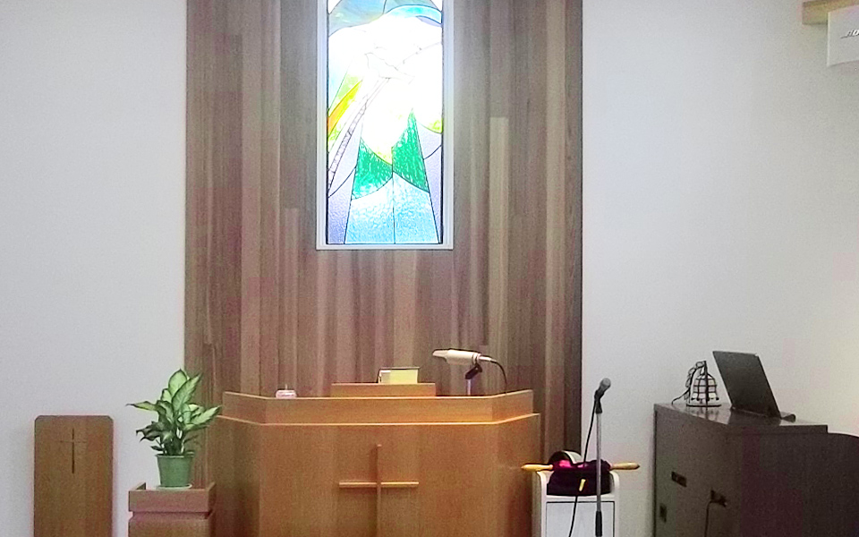 鹿沼市のキリスト教会の礼拝堂の写真