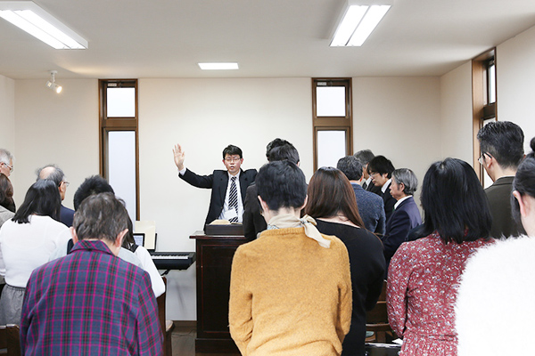 主日礼拝（日曜礼拝）は朝10時30分から