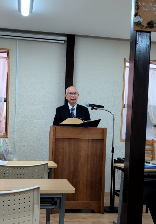 サンディさんの この一枚「四国中会一斉講壇交換として主日礼拝がもたれました。当教会は宿毛伝道所の定住代理宣教教師であられる牧田吉和教師のご奉仕により礼拝をおささげいたしました。」