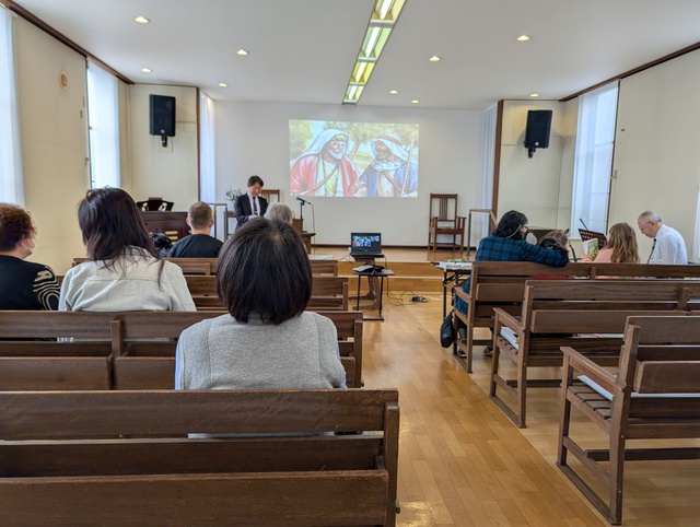 サンディさんの この一枚「日曜学校の様子。今日は進級式も持たれ子ども達の成長に感謝です！」