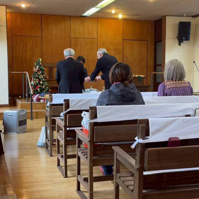 クリスマス礼拝で聖餐式の恵みにあずかりました。