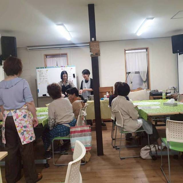 韓国語体験教室で韓国式マンドゥ作り♪